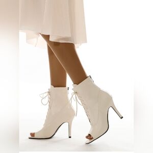 Qupid Peak Toe Lace Up Stiletto Heel Boots White Size 7and 6 Preppy Whimsigoth.